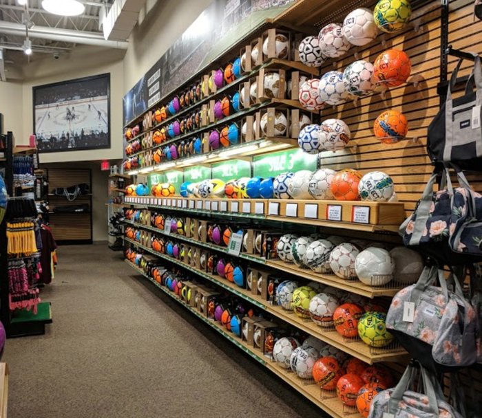 Golf Shop at Des Moines SCHEELS