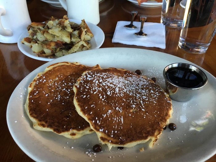 You Can Find The World's Best Pancakes At Ria's Bluebird In Georgia