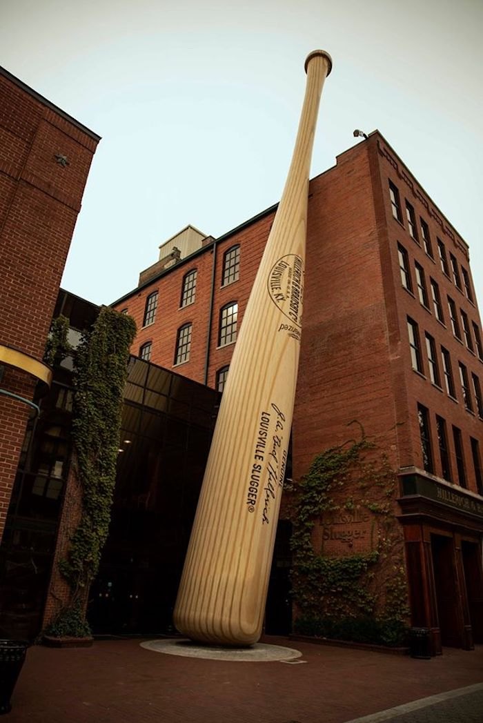 how long to visit louisville slugger museum