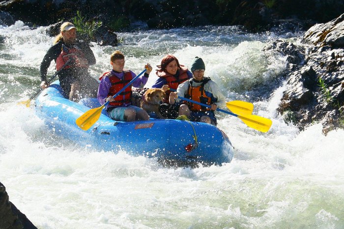 Stay At These Riverfront Cottages In Northern California This Summer