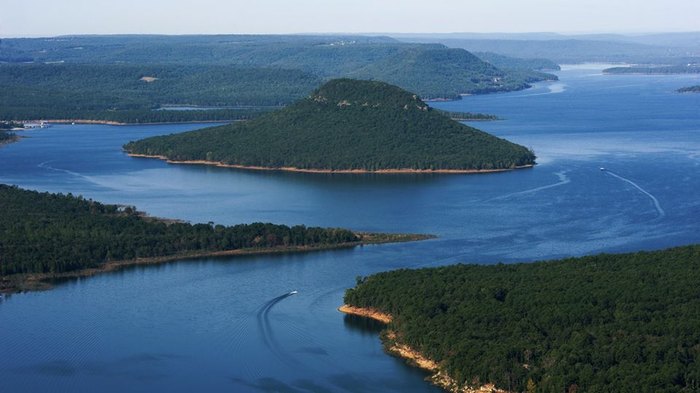 are dogs allowed at greers ferry lake