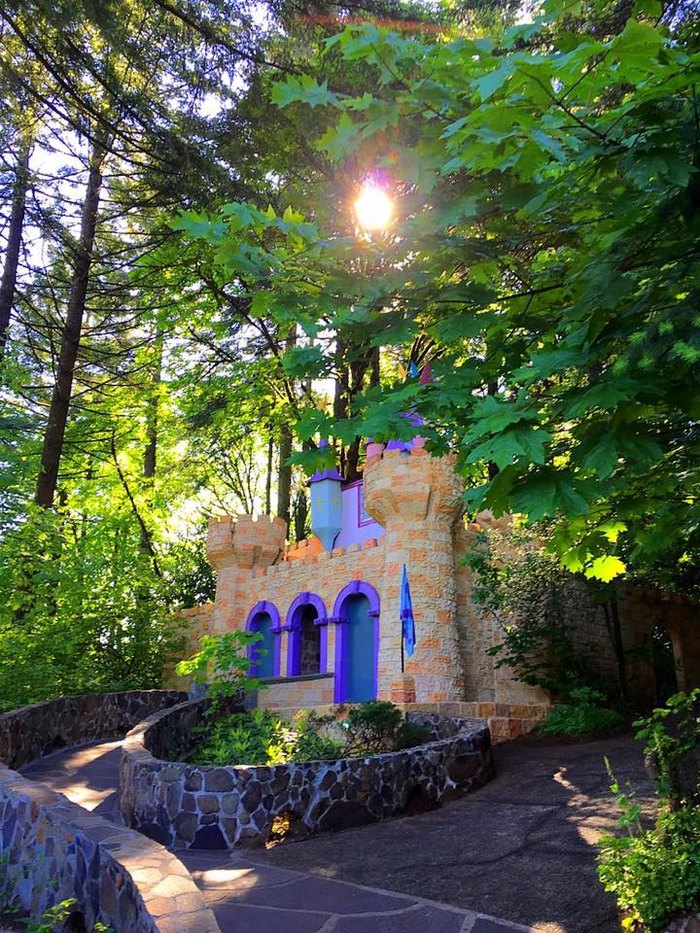 Enchanted Forest Is A Fascinating Fairytlale-Like Spot In Oregon