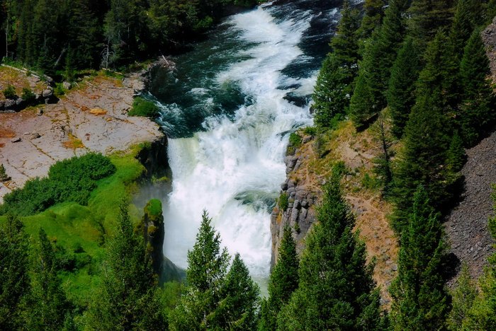 6 Easy Access Waterfalls In Idaho That Are Perfect For An Adventure 9511