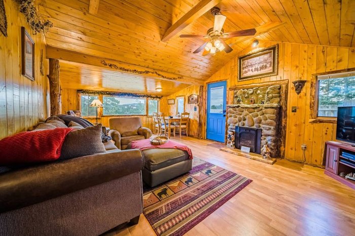 Enjoy A Weekend At This Historic Cabin In Colorado At Estes Park