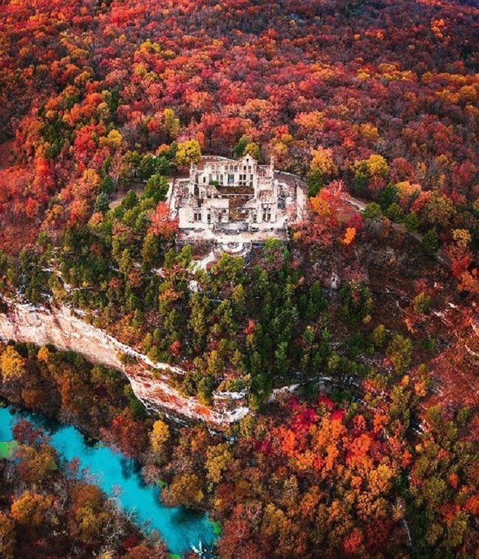 11 Amazing Destinations To Visit This Fall In Missouri