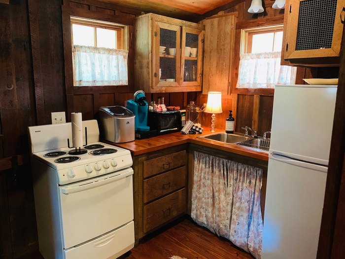 Historic Log Cabin Airbnb Kitchen Arkansas