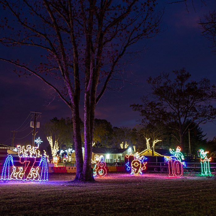 5 Of The Best DriveThru Christmas Lights In NJ