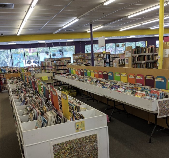 Sciuto's Bookshop opens in Douglas selling donated and rebought books