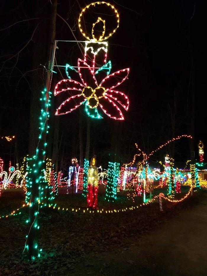Stroll Through This Pennsylvania Christmas Lights Trail
