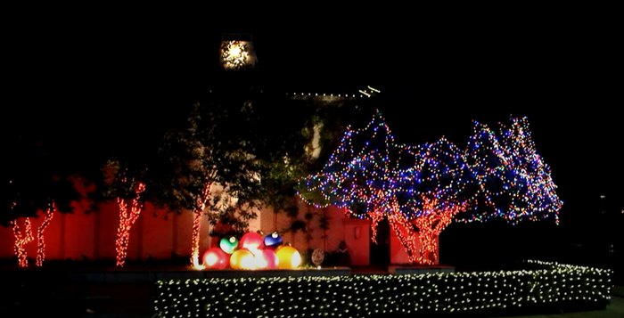 The Best Christmas Lights In Texas Via A Horse-Drawn Carriage