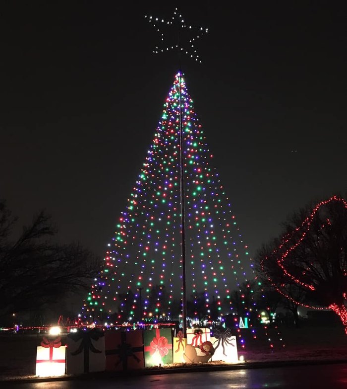 Even The Grinch Would Marvel At The Holiday Light Displays At Christmas ...