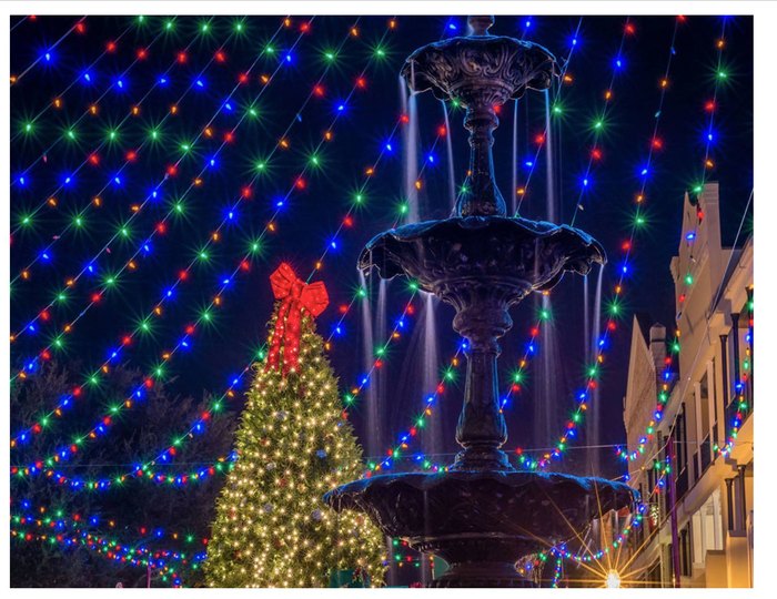 Christmas in Natchitoches Offers The Best Holiday Light Display