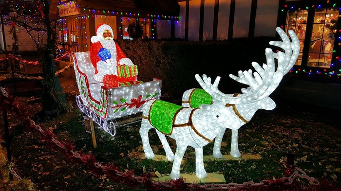 The Canterbury Village Holiday Stroll Is Charming Michigan Event