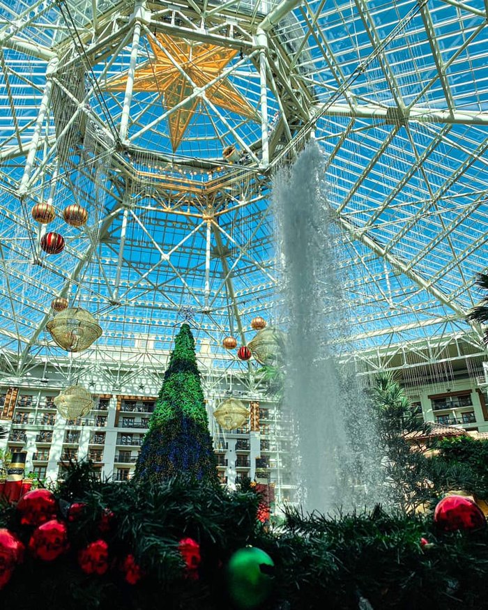 Gaylord Texan Resort The Best Christmas Hotel In Texas