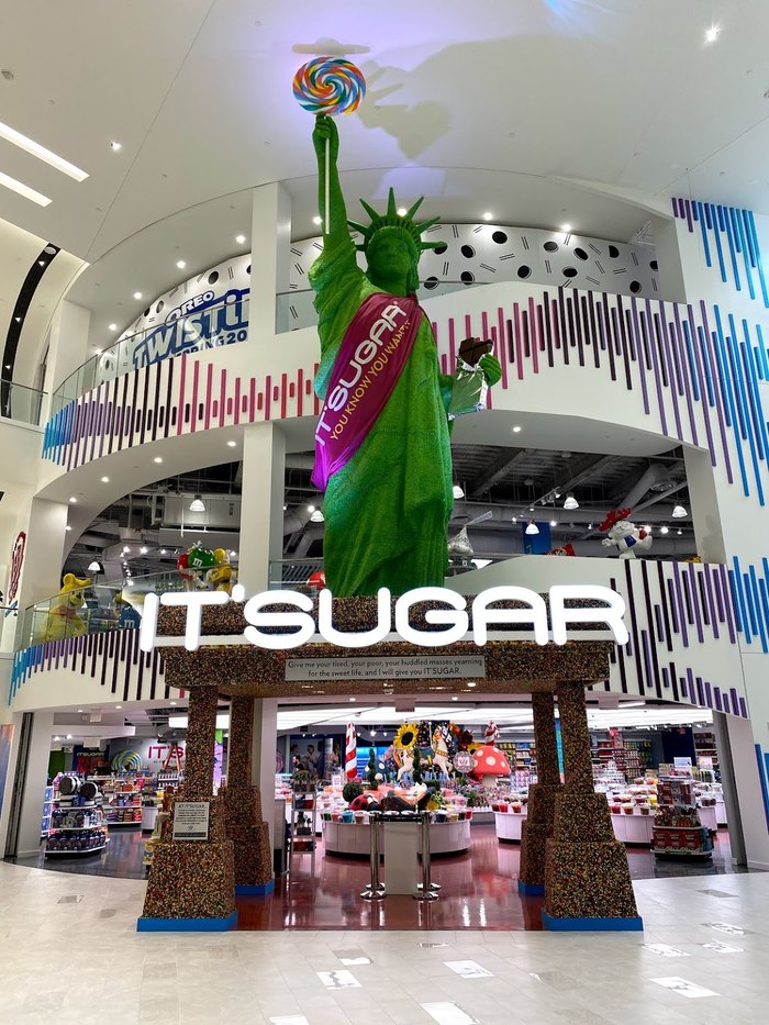 Specialty candy store IT'SUGAR opens first-ever location in Oklahoma