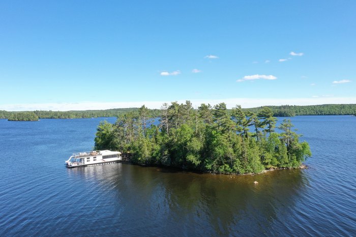 Book A Stay In The Beautiful Lake Vermilion Houseboats In Minnesota 1187