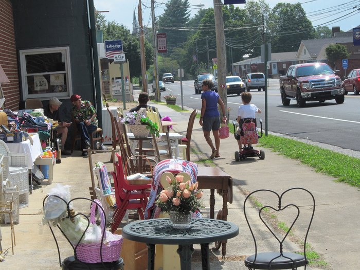 Shop This 100-Mile Yard Sale In North Carolina This Summer
