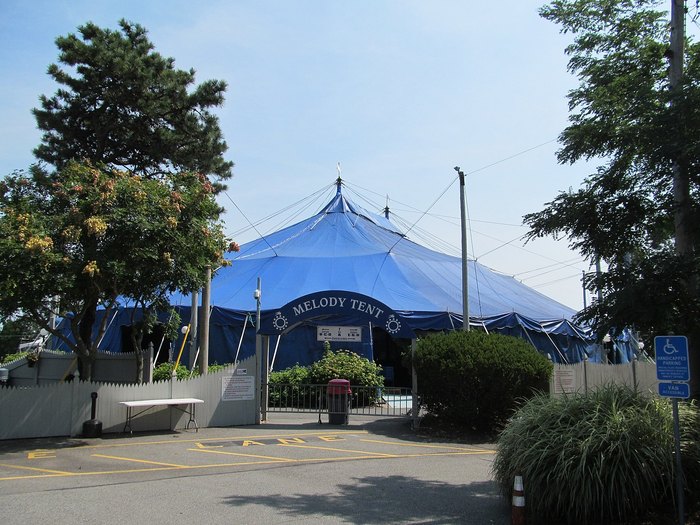 Massachusetts Cape Cod Melody Tent Is An Historic Tent Theater   1440px Cape Cod Melody Tent Hyannis MA 1 