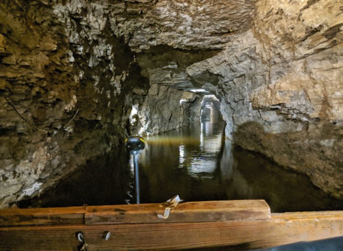 cave tour in lockport new york