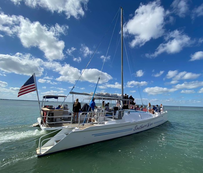 Texas' Southern Wave Sailing Charters Has A Dinner Cruise Buffet