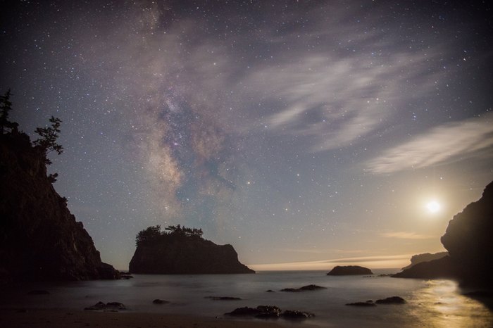 This Secret Black Sand Beach In Oregon Is Beyond Spectacular