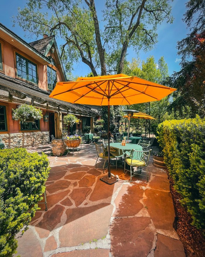 patio at Tuscany Restaurant in Utah