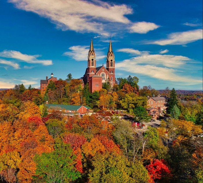 The Best Time To Visit Holy Hill In Wisconsin Is The Fall