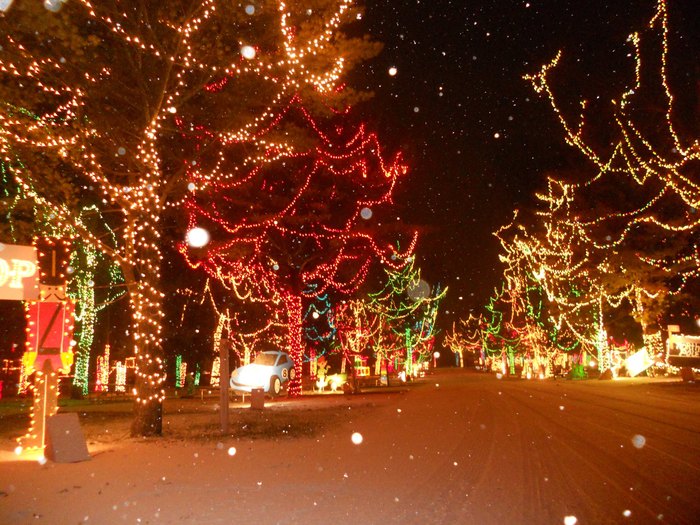 Check Out The 11 Best Displays of Christmas Lights In Wisconsin