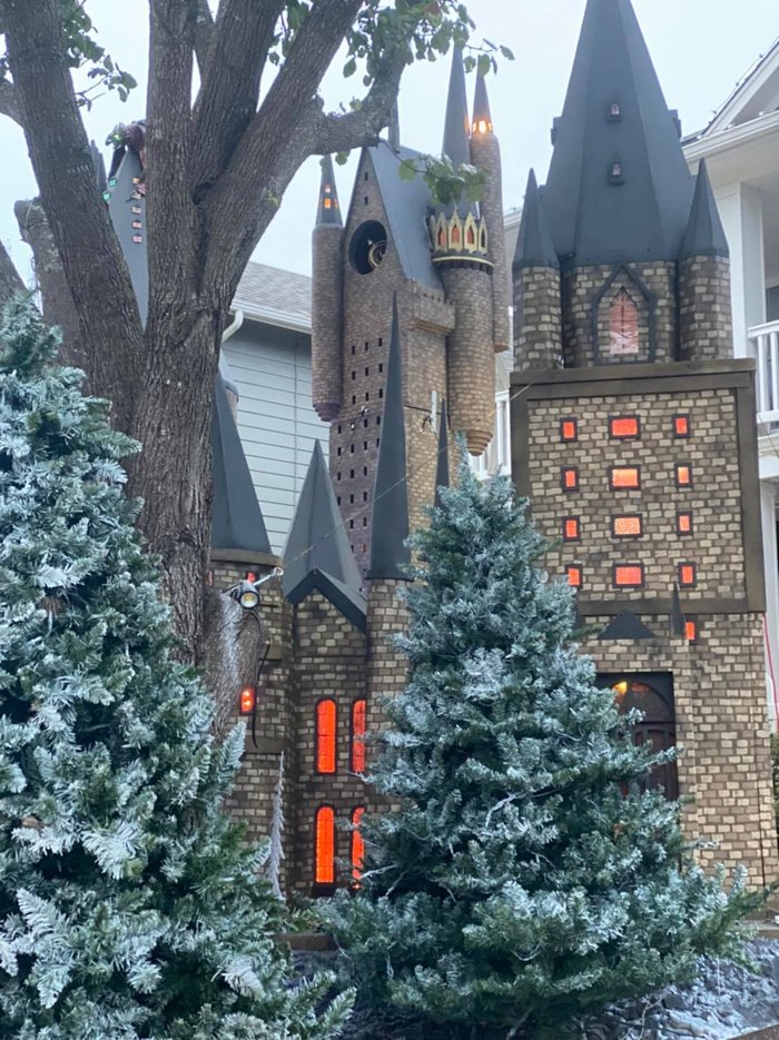 The Austin Harry Potter House is Ready For Christmas!