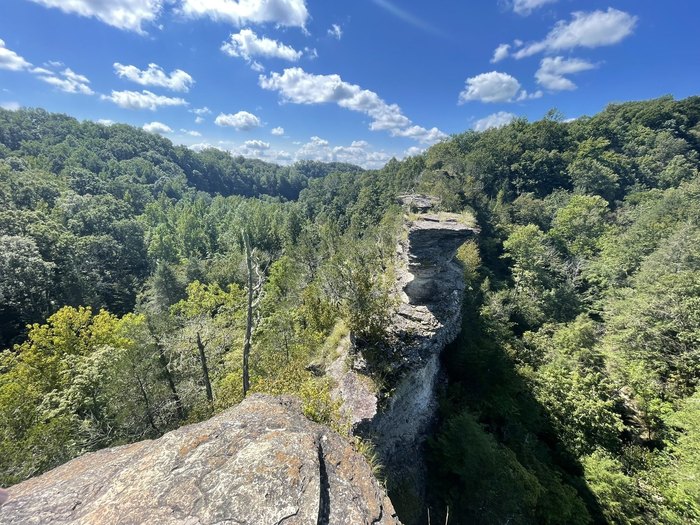 Hike The Scenic 5.3-Mile Window Cliffs Trail In Baxter, Tennessee
