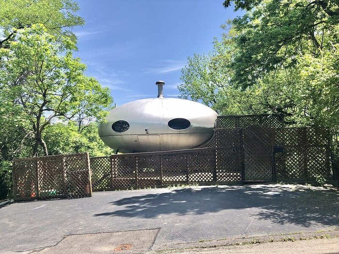 Here's The Story Behind The Futuro House In Kentucky Here's The Story Behind The Futuro House In Kentucky