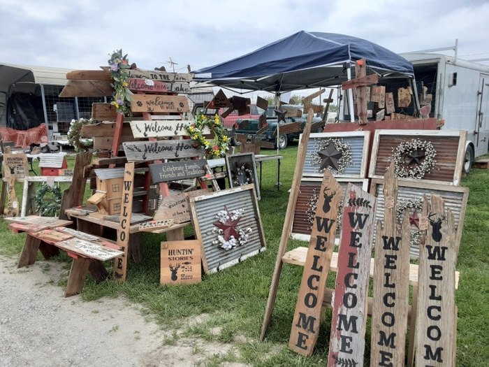 Explore 80 Acres At This Flea Market In Missouri