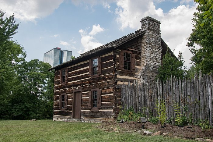 There Are 3 Must-See Historic Landmarks In Knoxville, Tennessee