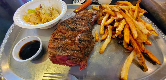 Benton Lee's Steakhouse In Georgia Has Legendary Steaks