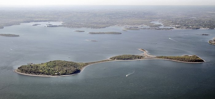 Creepiest Hike In Massachusetts: Peddocks Island