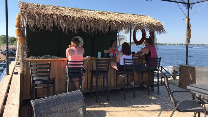 hurley's motorboat beach bar