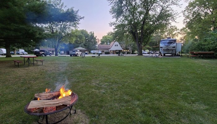 3 Campgrounds Where You Can Go Yurt Glamping In Illinois