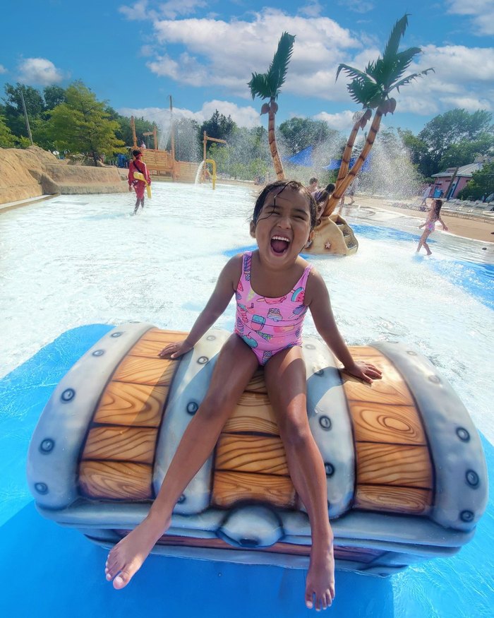 The Waterslides At Hurricane Harbor In Illinois Will Thrill You All Summer