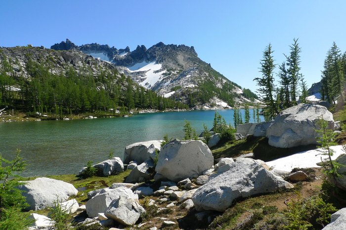 Enchantment Lakes: Stunning Clear Water Lakes In Washington