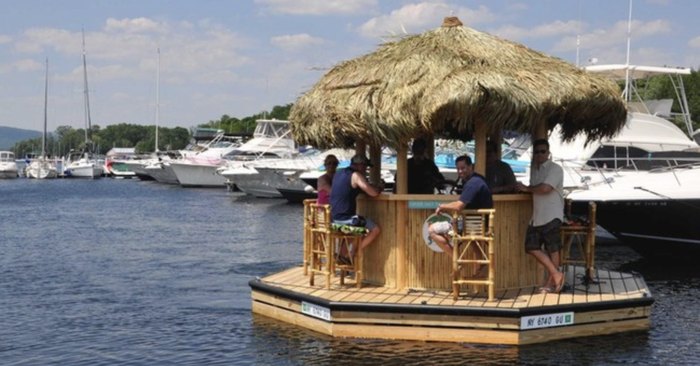 Cruisin Tiki Floating Tiki Bar Is A Fun Jersey Shore Experience