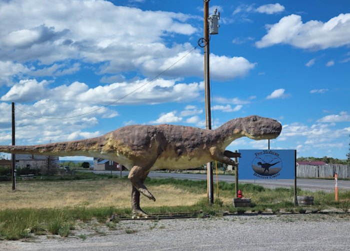 Deinonychus - The Montana Dinosaur Trail