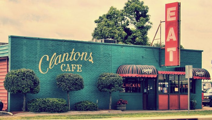 Clanton's Cafe Is A Vintage Family-Owned Restaurant In Oklahoma