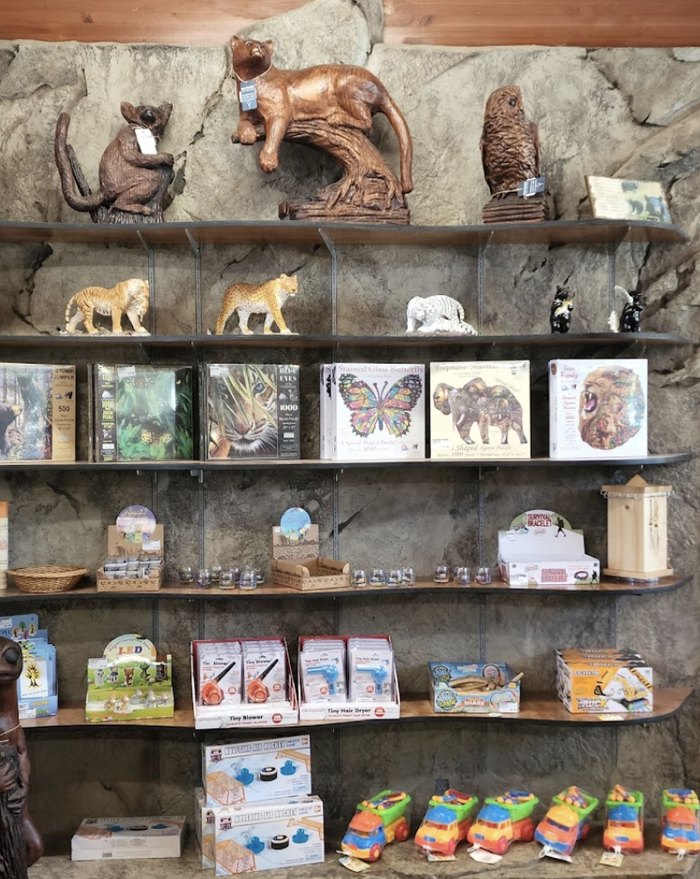 west coast game park gift shop family friendly attraction oregon