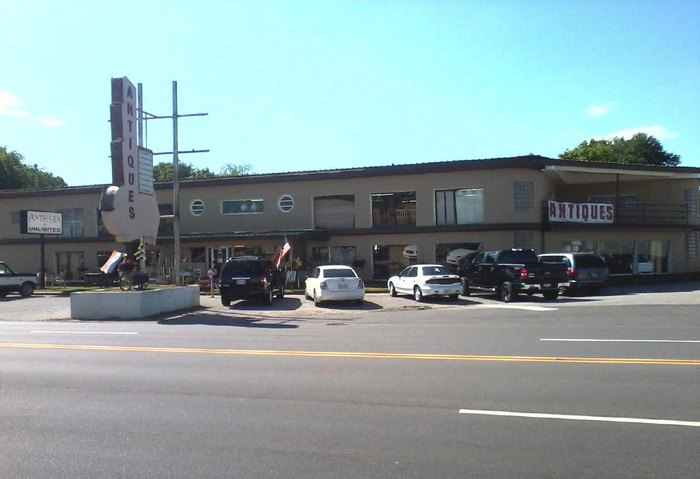 Antiques Unlimited: A Two-Story Antique Shop In Alabama