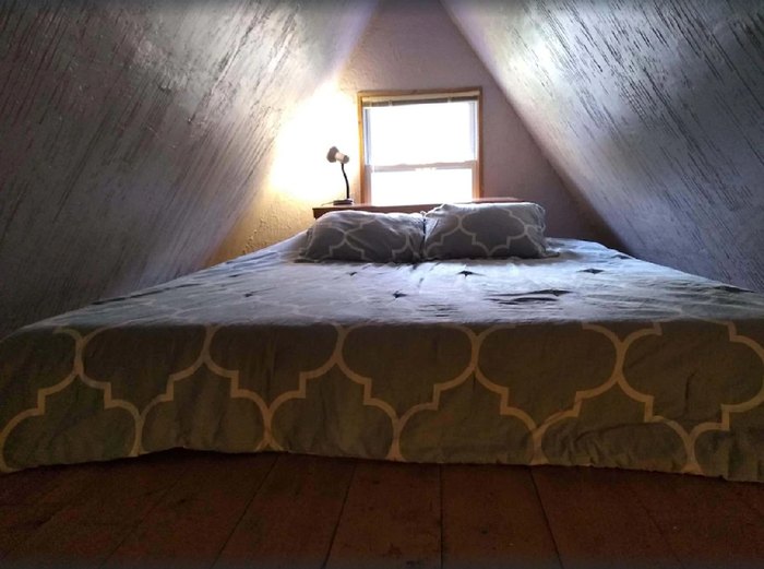 Unique PetFriendly AFrame Cabin VRBO In Illinois
