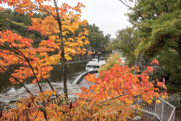fall foliage boat tours