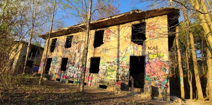 explore-an-abandoned-concrete-city-in-pennsylvania