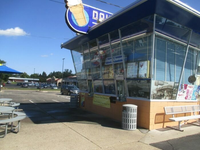 The Oldest Dairy Queen In Minnesota Is Still Going Strong