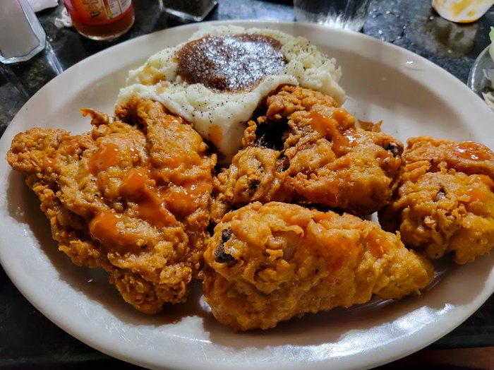 Syl's Cafe In Michigan Offers The Best Comfort Food Around