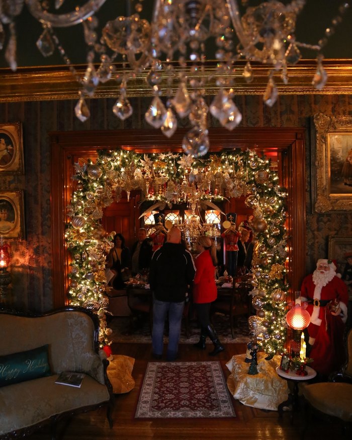 Old Louisville Holiday Home Tour A Magical Kentucky Experience